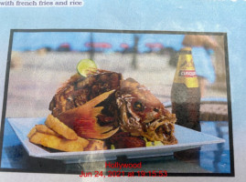El Tayta On The Beach food