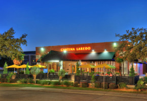 Cantina Laredo Addison outside