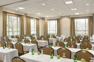 Doubletree By Hilton Detroit Novi food