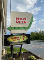 Hector's Taco Shop outside