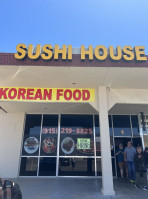 Sushi House Mom's food
