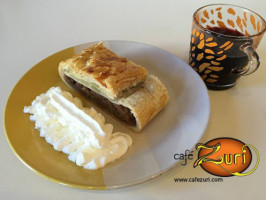 Café Zuri food