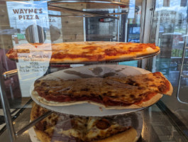 Wayne’s Pizza Genoa City food