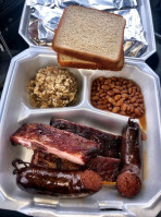 Charlie's B Que Catering food