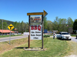 Cosby Barbecue Pit outside