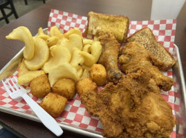 Monty's Bbq Fried Chicken food