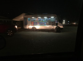 Perla's Taco Truck outside