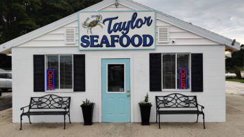 Taylor Seafood outside