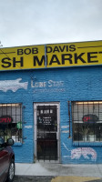 Bob Davis Fish Market outside