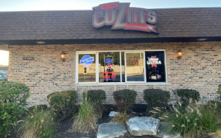 Cuzin's Tavern, Gaming Pizza Tinley Park outside