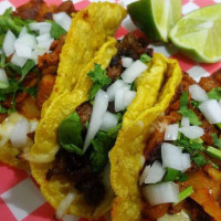 Huaraches Y Quesadillas Chayito food