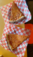 Norm’s Pizza food