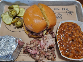 4 Rivers Smokehouse food