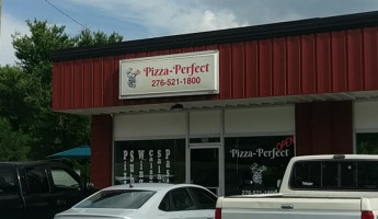 CJ's Pizza food