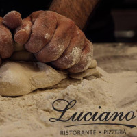 Luciano Express Pizzeria food