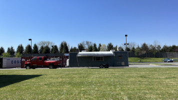 Hresko's -b-q Pit food