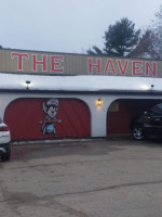 The Pizza Haven outside