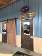 Pitchfork Brewing outside