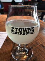 2 Towns Ciderhouse food