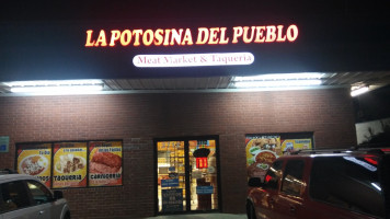 La Potosina Del Pueblo outside