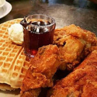 LoLo's Chicken & Waffles - Southlake food