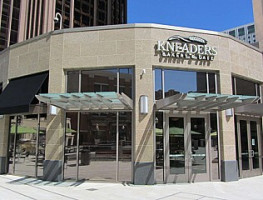 Kneaders Bakery & Cafe 