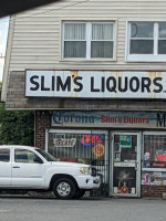 Hollinswood Inn Liquors outside