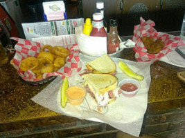 Pete's Cutting Board Sports Bar & Grill food