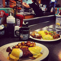 Eggs UP Grill food