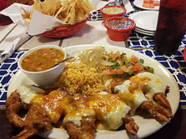 Del Pueblo food