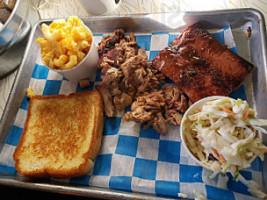 Sandfly BBQ at the Streamliner food