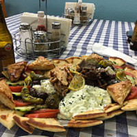 Nina's Traditional Greek Cuisine & Pizzeria food