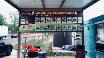 Tacos El Forastero outside