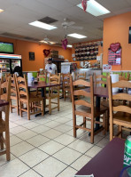 Taqueria El Chapulin food