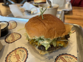 Brandani’s Burgers, Tacos Brews food