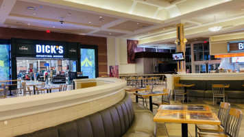 Polaris Mall Food Court inside