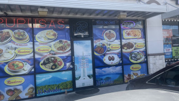 Panaderia Pupuseria Renderos outside