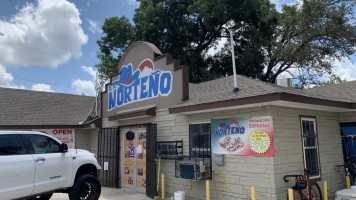 El Norteño outside