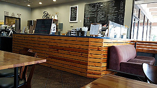 La Mirada Cafe inside