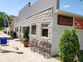 Ricks Cafe outside