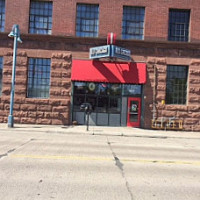 Old Chicago Pizza Taproom Duluth outside