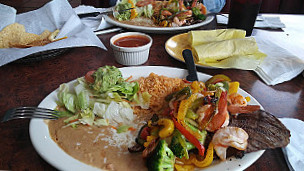 Tacos Y Mariscos La Fuente food