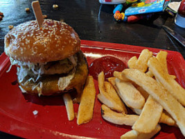 Red Robin Red Mill Commons food