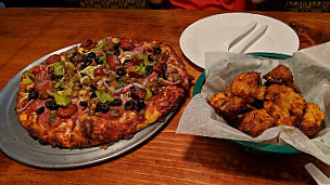 Bear Mountain Pizza food