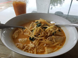 Rich Richer Authentic Thai Cuisine food