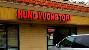 Hung Vuong Tofu outside