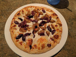 Grand Pizza food