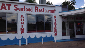 Top Cat Seafood outside