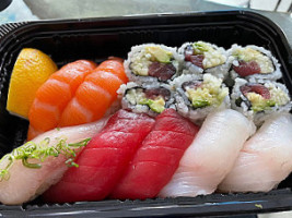 Sushi Bar Kissui food