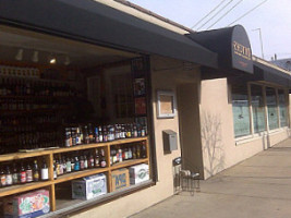 Dilly Bistro, And Bottle Shop food